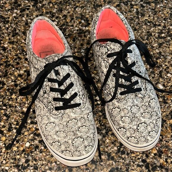Vans Paisley Print Sneakers - Picture 5 of 6